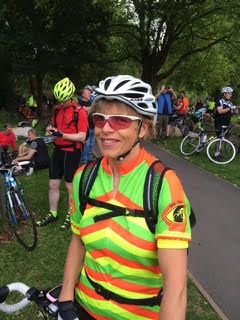 The Ladies do love to Gossip!